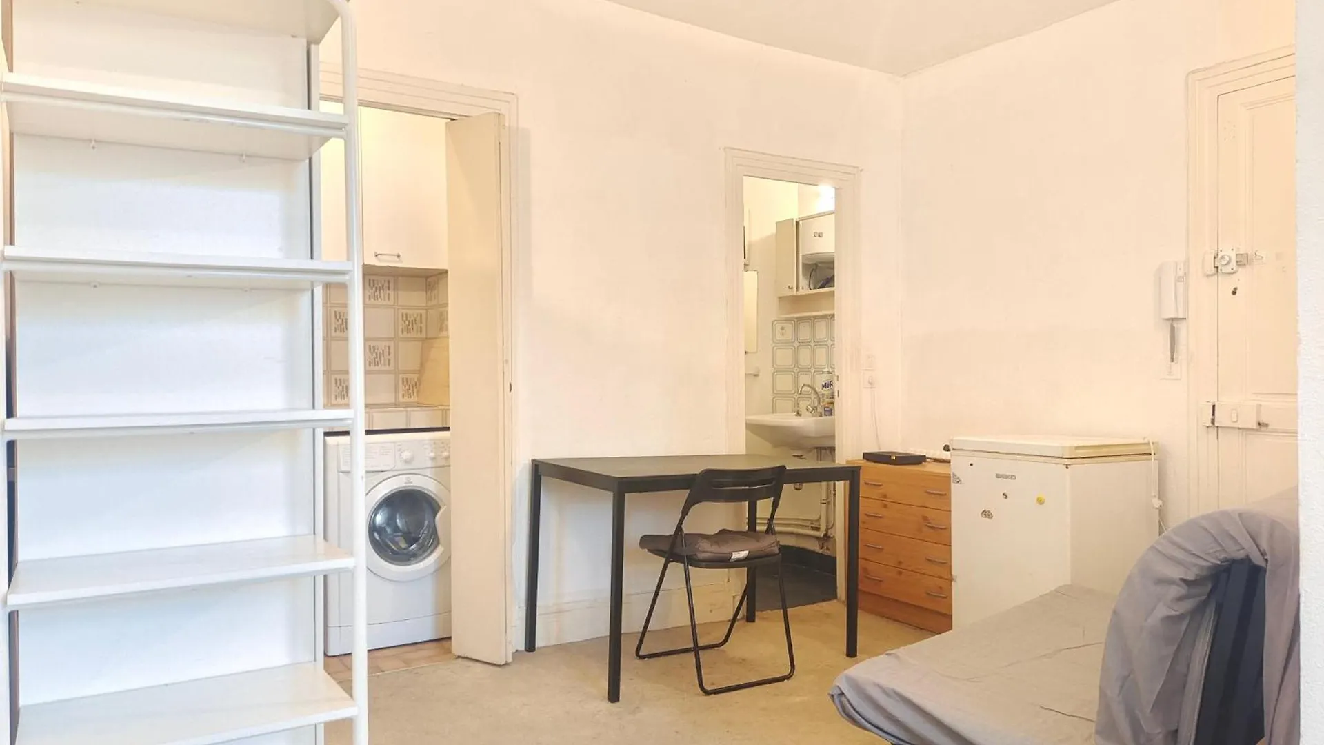 4 Personnes Au Centre - Chatelet *