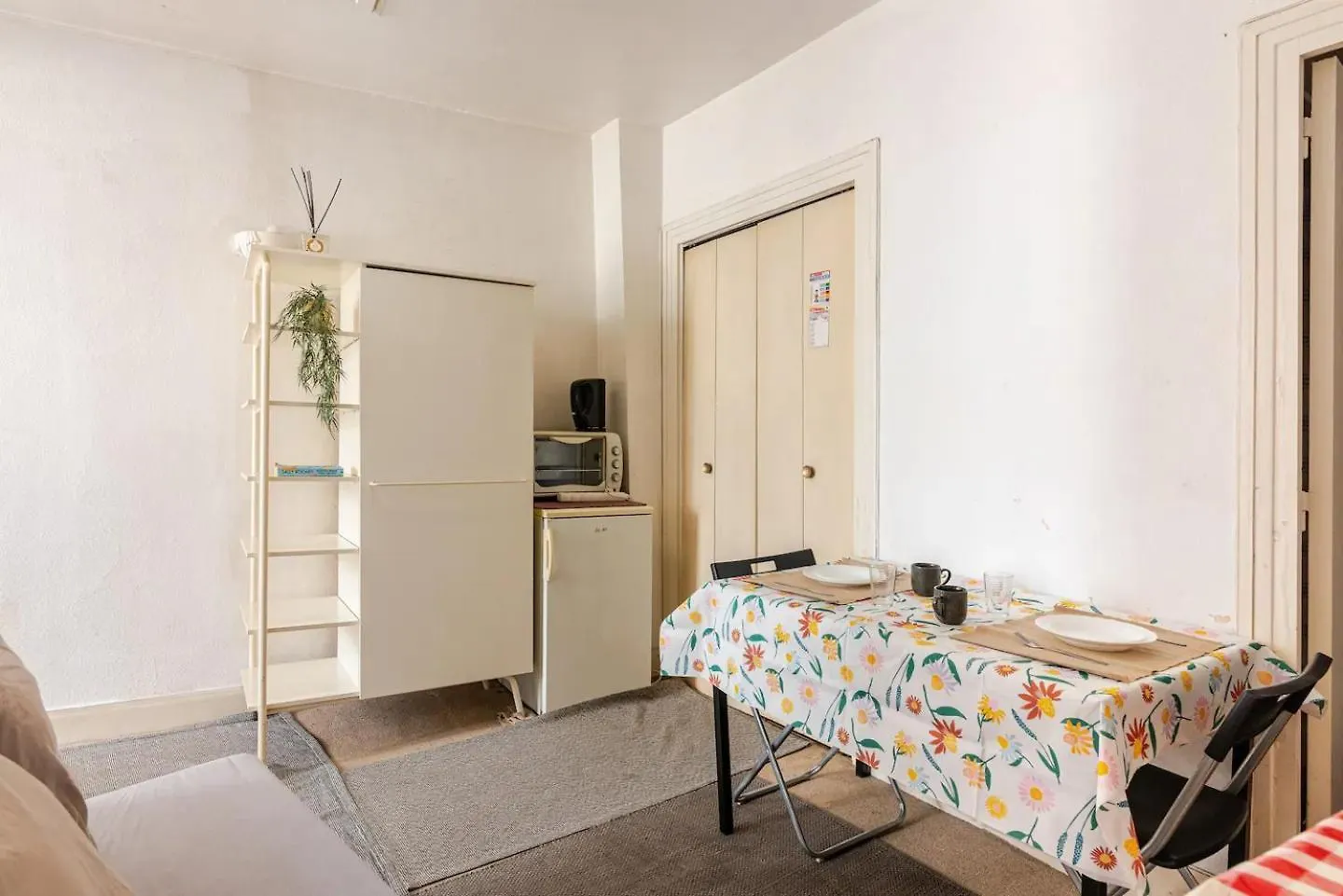 4 Personnes Au Centre - Chatelet *
